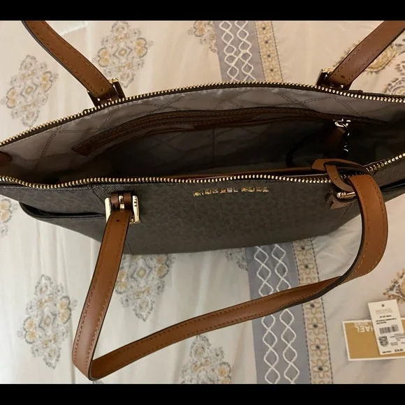 Authentic Unused Michael Kors Bag - Picture 4 of 7